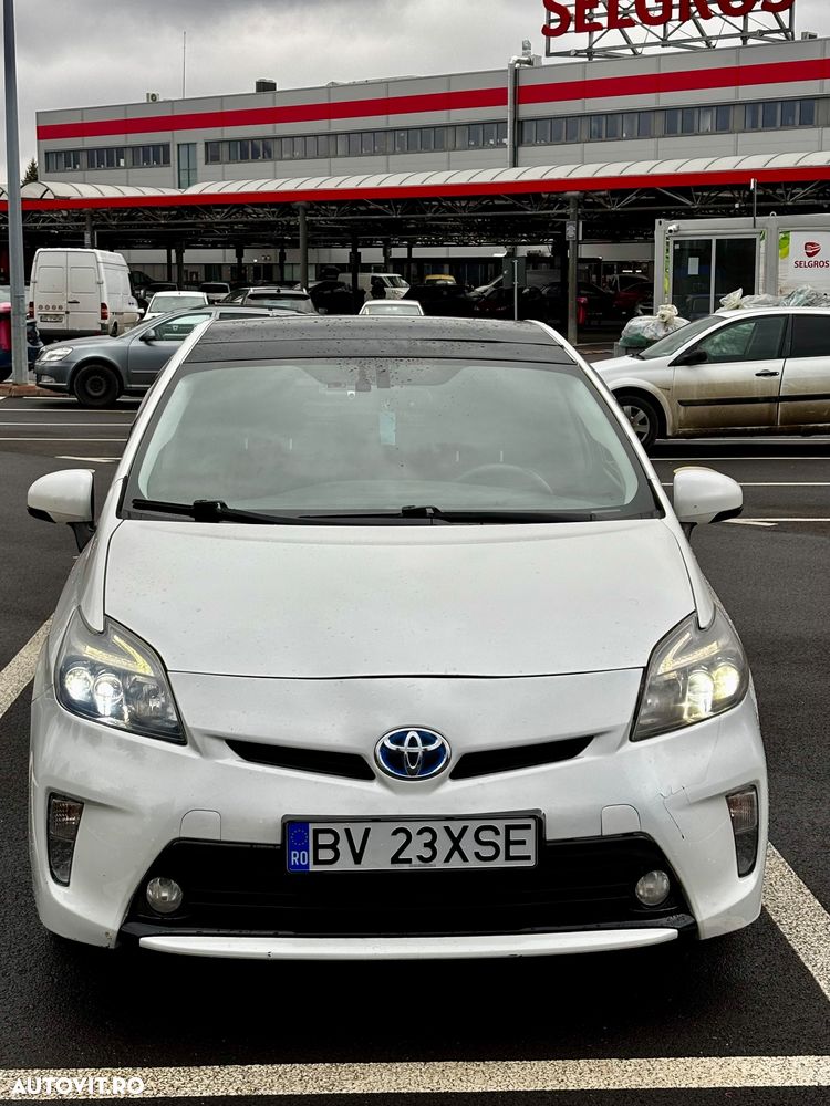 Toyota Prius (Hybrid) Sol - 15