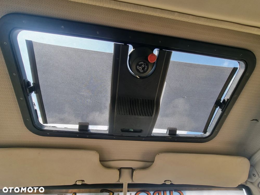 Toyota Land Cruiser LJ70 - 20