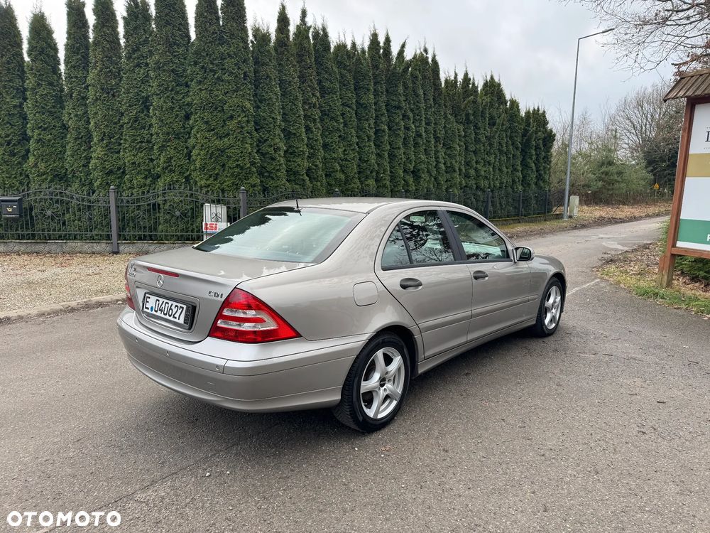 Mercedes-Benz Klasa C 220 CDI Automatik Elegance Sport Edition - 11