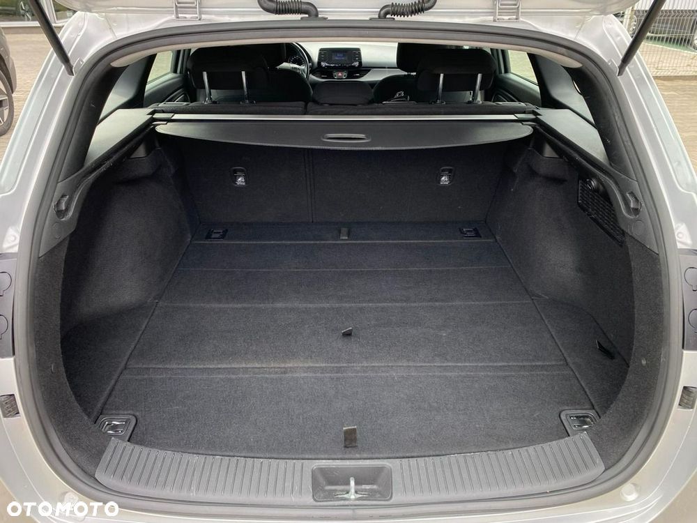 Hyundai i30 1.4 Classic + - 34