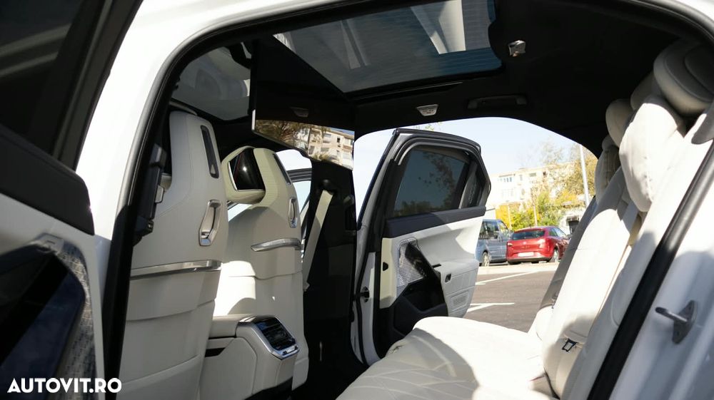 BMW Seria 7 740d xDrive MHEV - 15