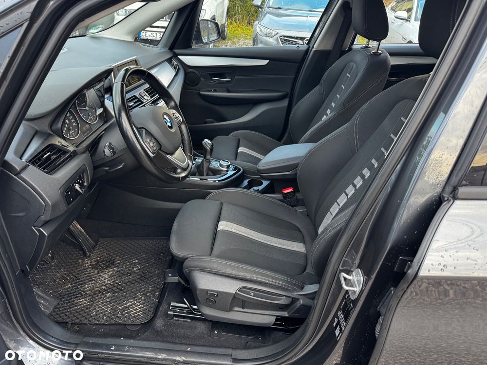 BMW Seria 2 218d - 31