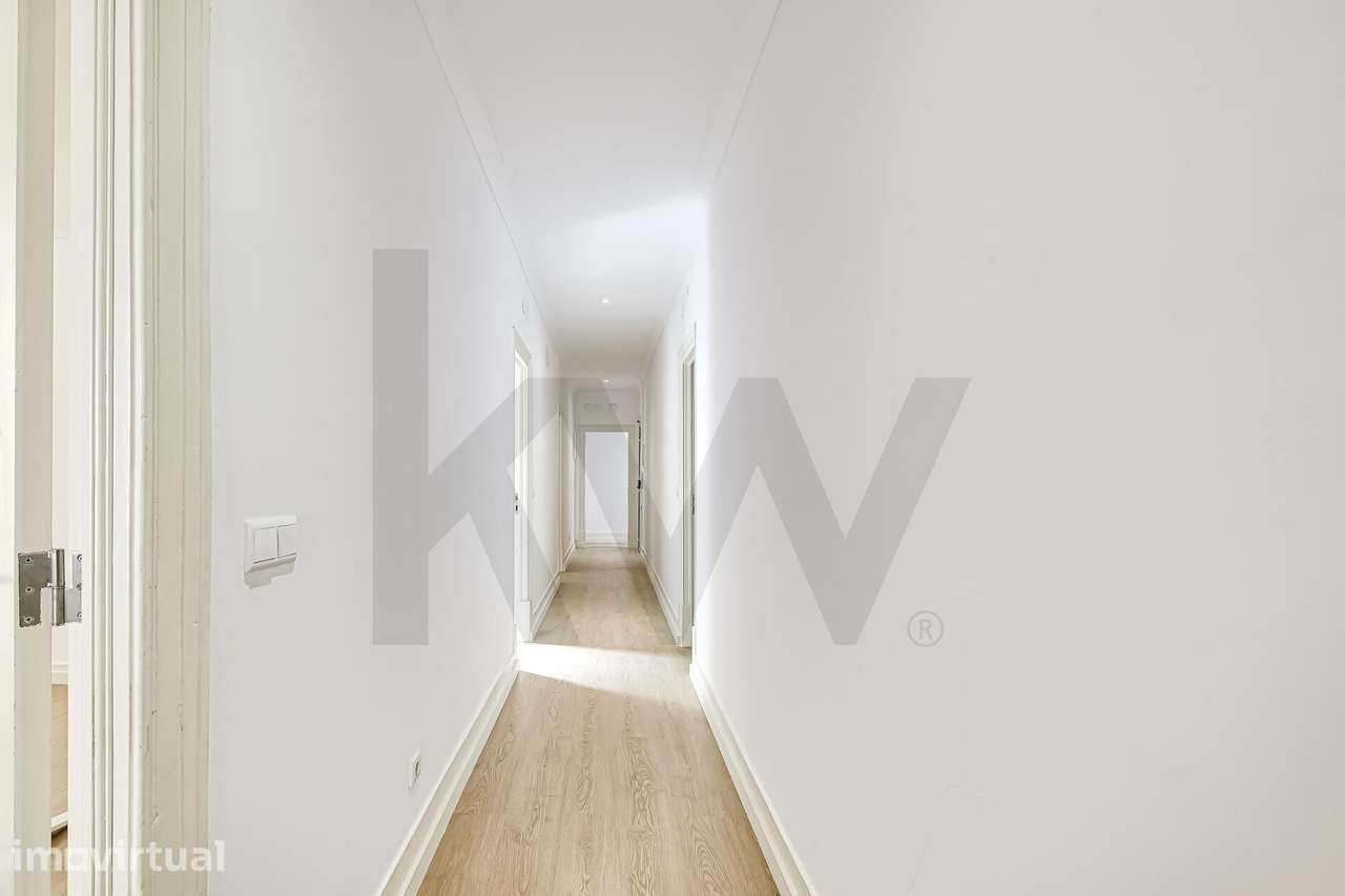 Apartamento T3 situado nas Avenidas Novas - Grande imagem: 2/18