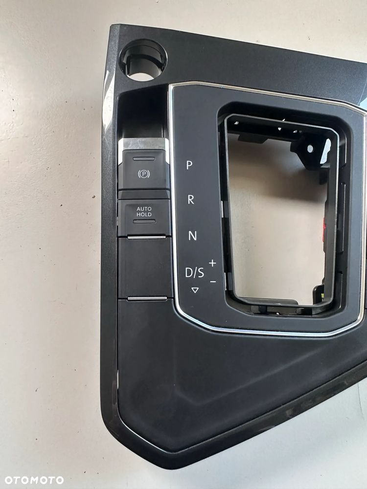 Panel sterowania, ramka wybieraka biegów VW Tiguan II  5NB713203A 5NB864263 - 2