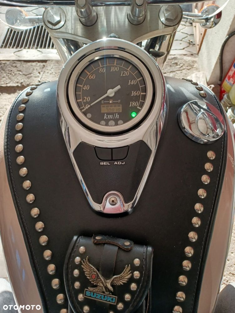 Suzuki VL 800 Volusia - 8