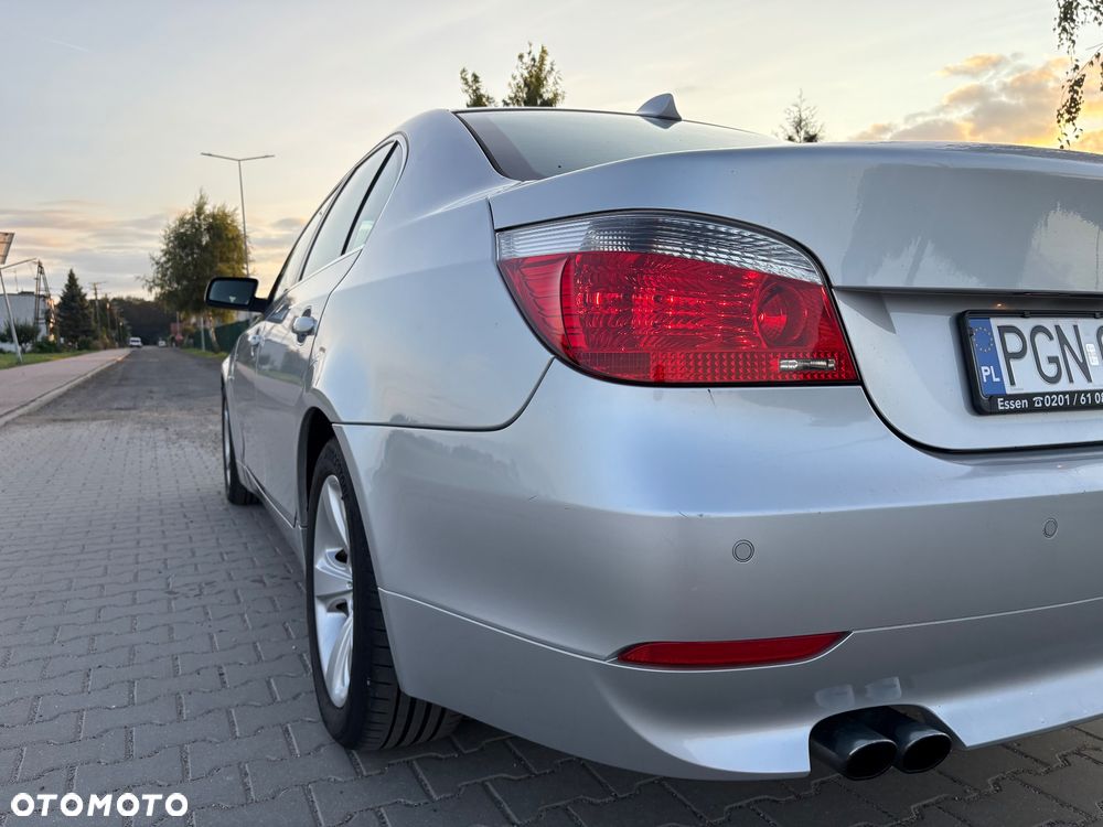 BMW Seria 5 520i - 10