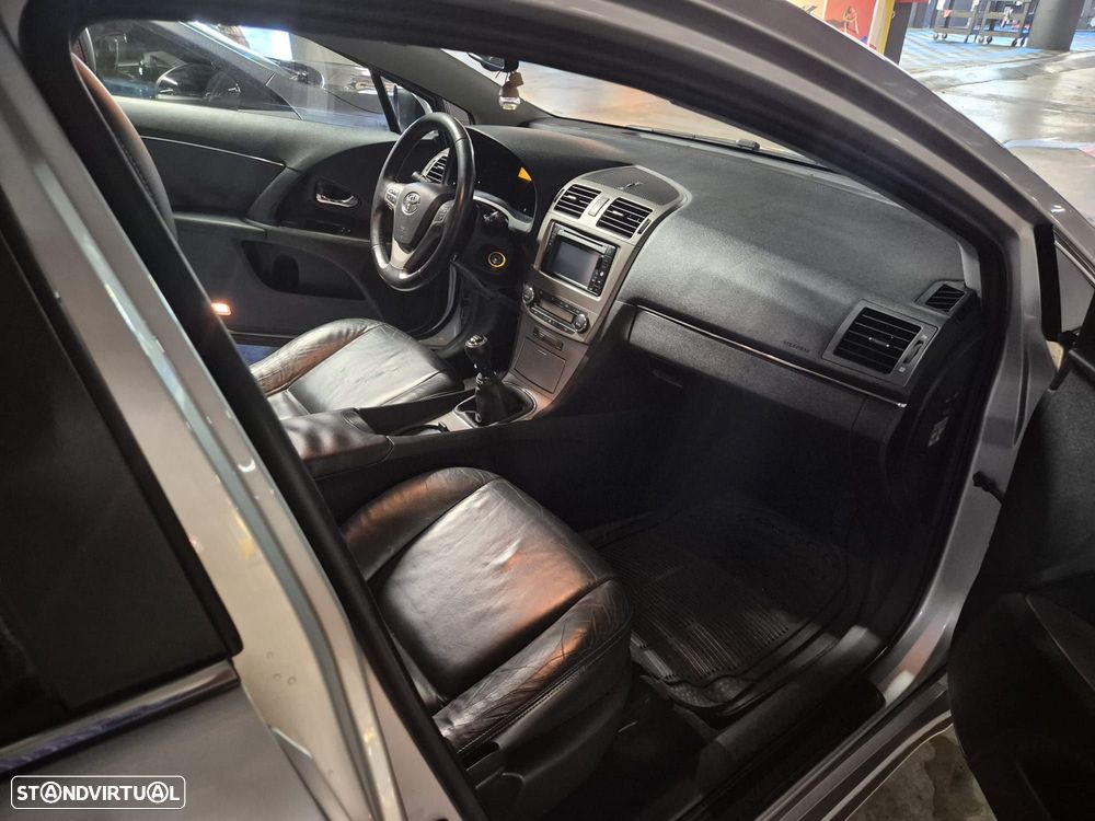 Toyota Avensis SW 2.0 D-4D Exclusive +Pele+GPS - 8