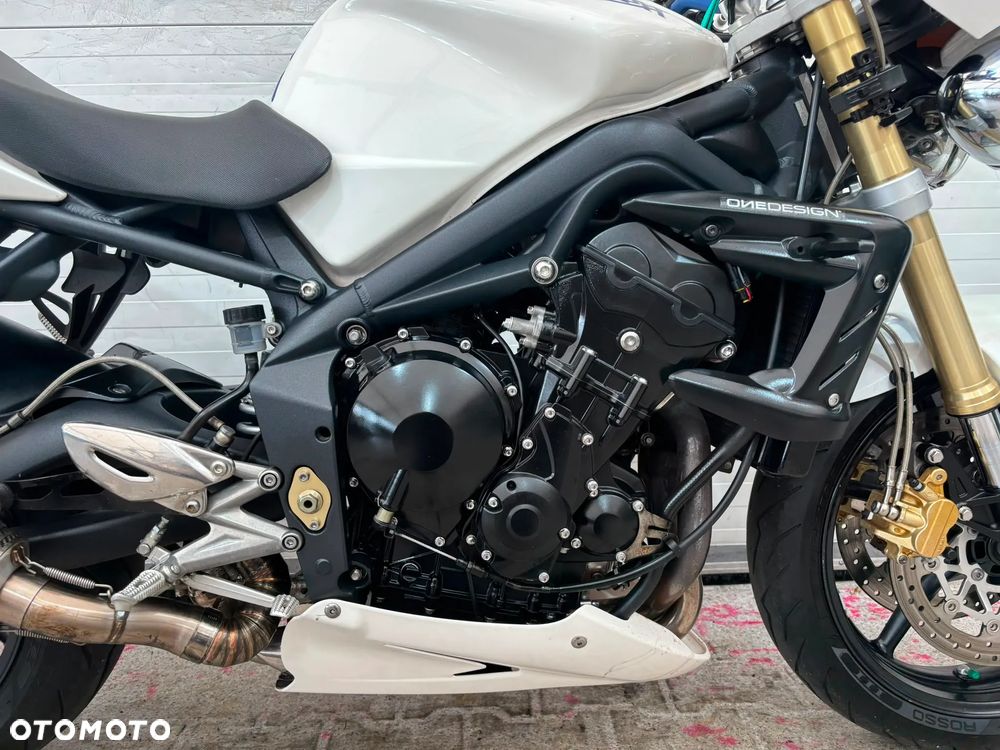 Triumph Street Triple - 26