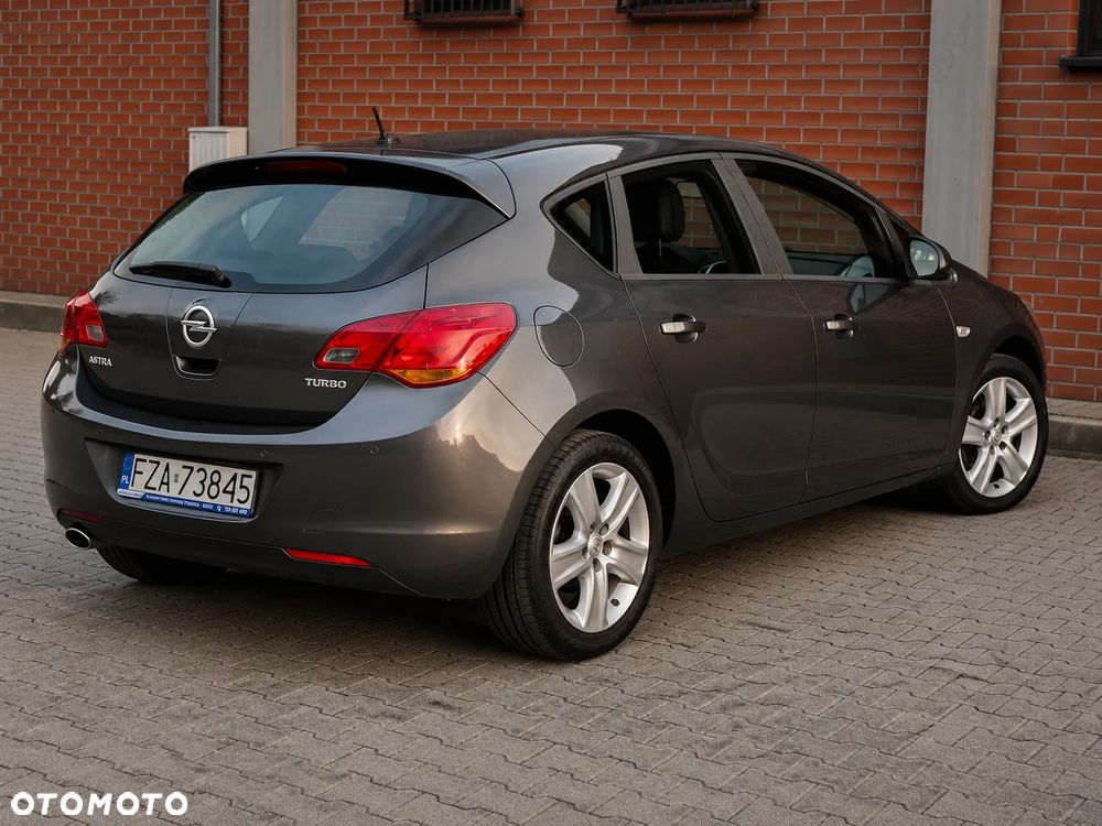 Opel Astra 1.4 T Cosmo - 21