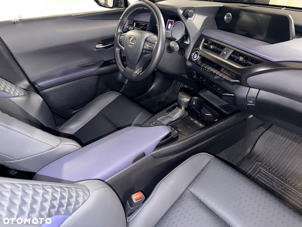 Lexus UX - 20