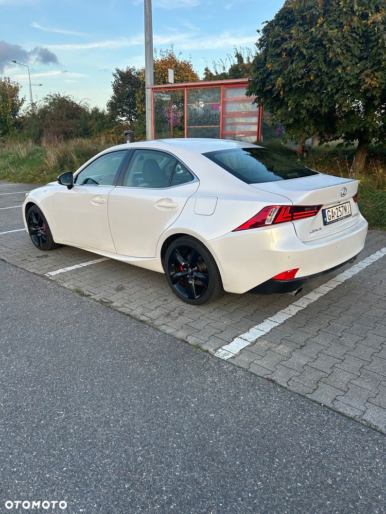 Lexus IS 200t Elegance - 11
