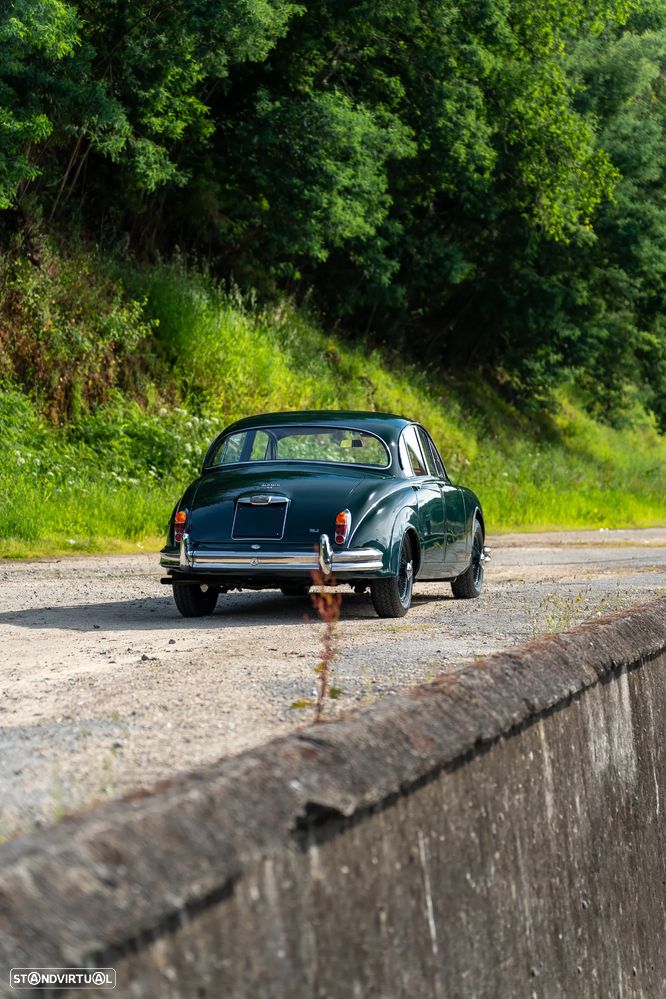 Jaguar MK II - 20