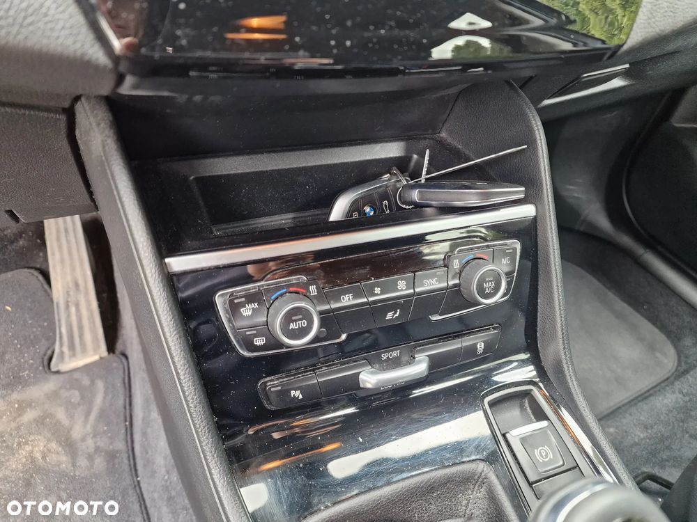 BMW Seria 2 216d - 30