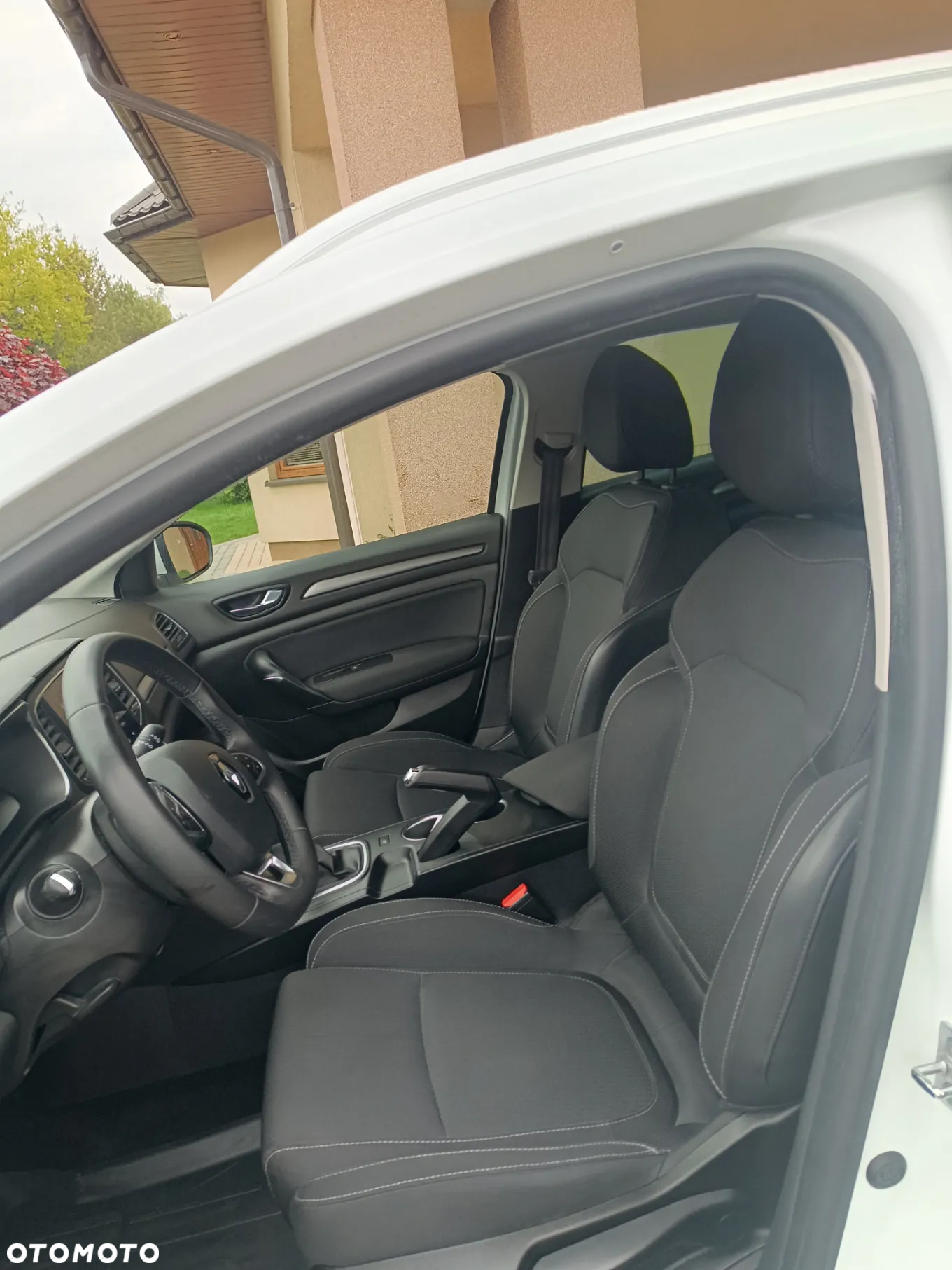 Renault Megane 1.5 Blue dCi Zen - 12