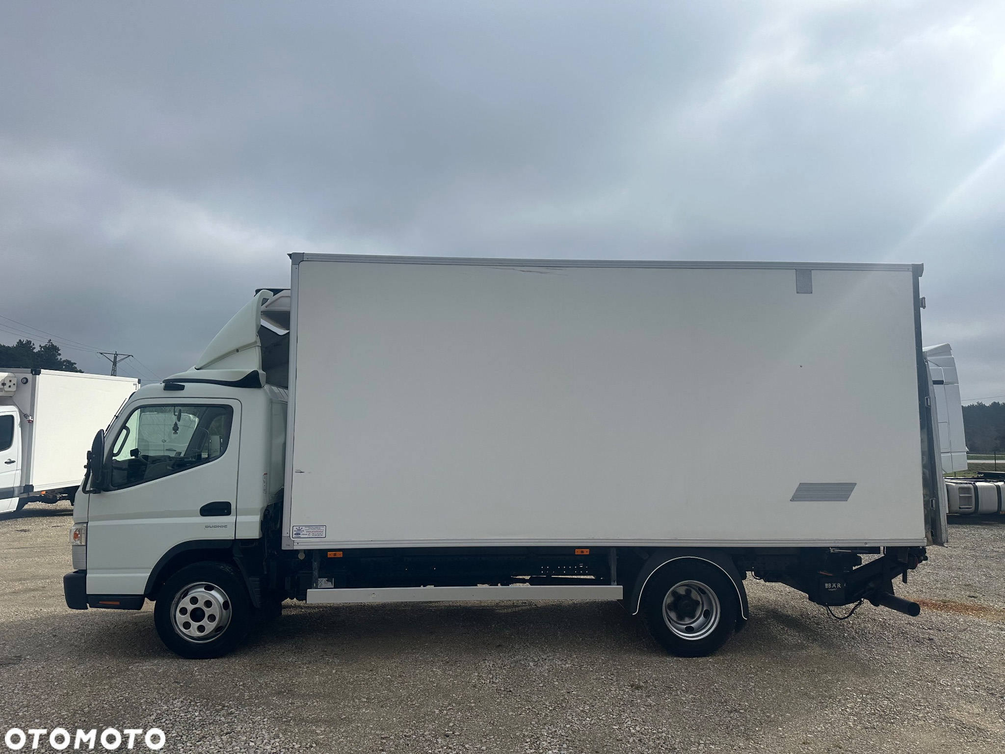 Mitsubishi Canter / 7,5t/  3,0 Chłodnia Multitemperatura/ 4,93x2,11 / Salon RP - 9