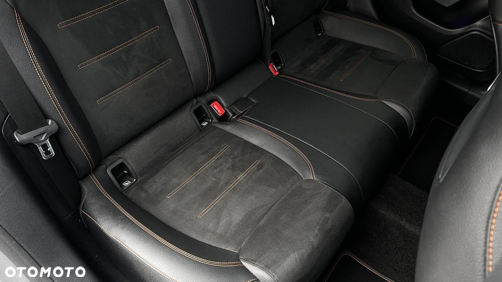 Mercedes-Benz CLA 220 4-Matic Edition 1 7G-DCT - 29