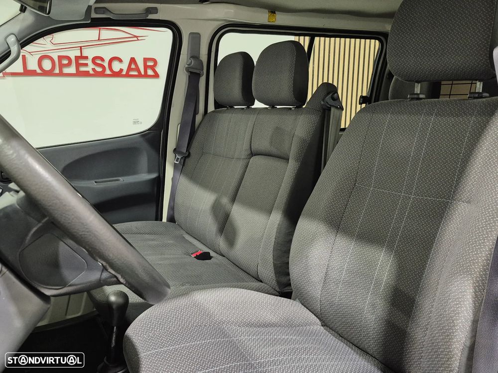 Toyota HiAce 2.5 D-4D Service 2.8T - 21