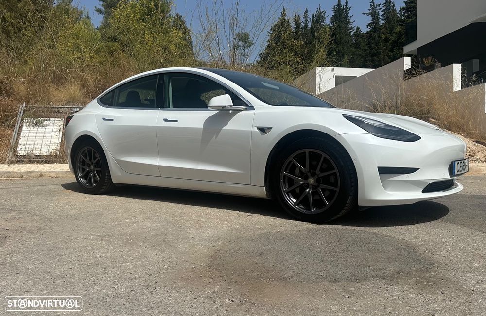 Tesla Model 3 Standard Range Plus RWD - 3