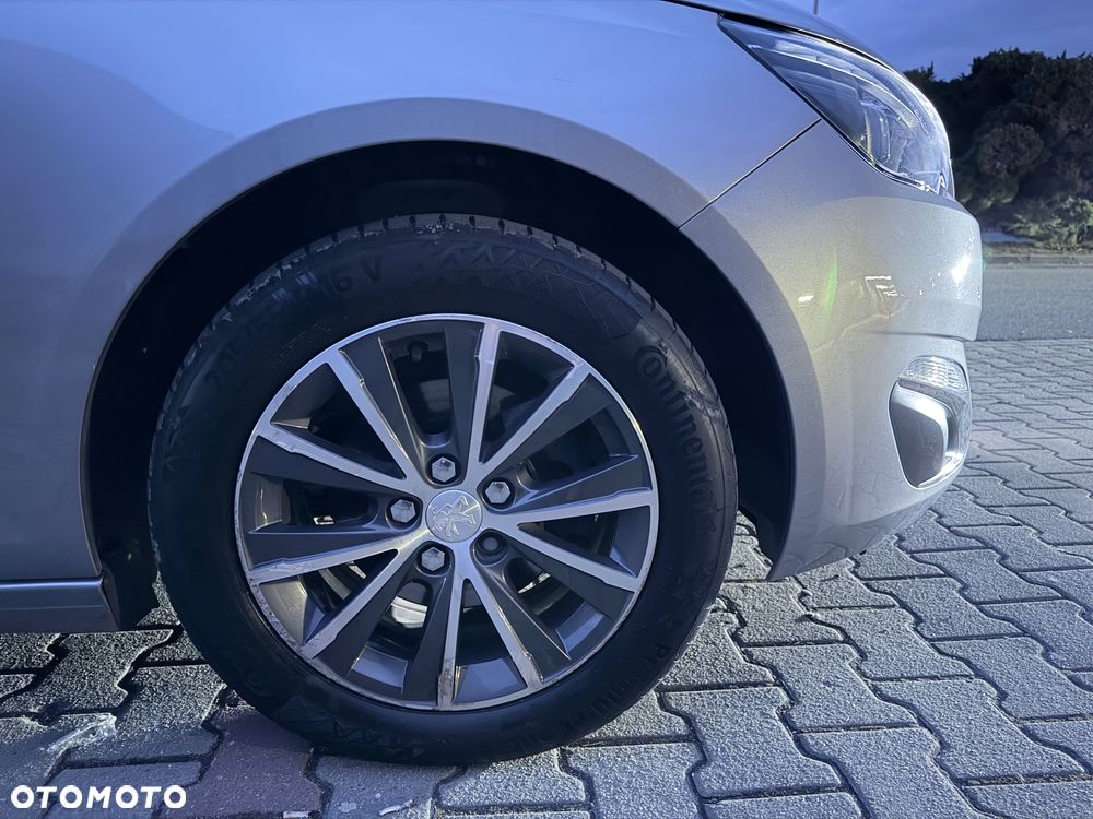 Peugeot 308 PureTech 130 GPF Stop & Start Allure Business-Paket - 38