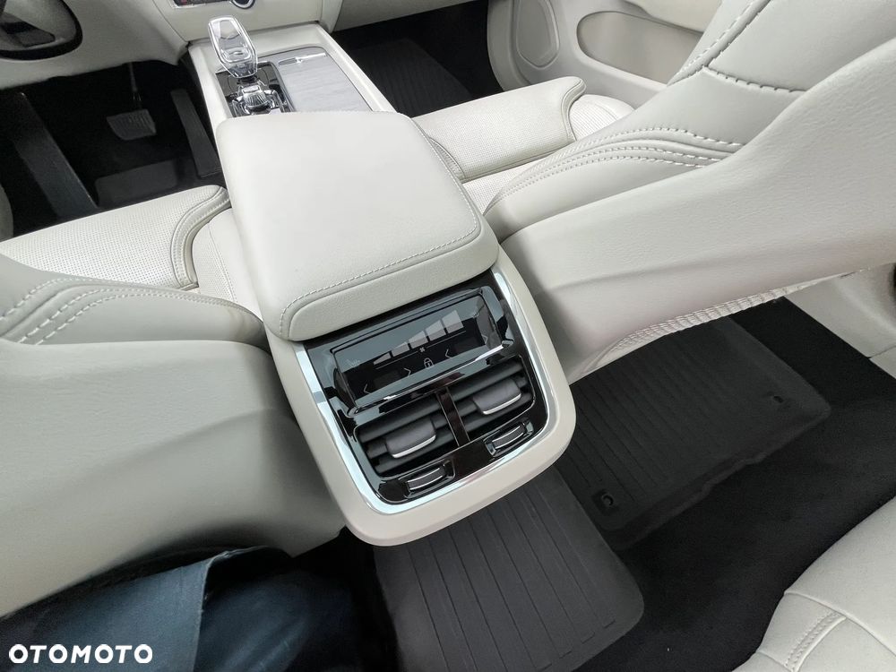 Volvo V60 Cross Country - 13