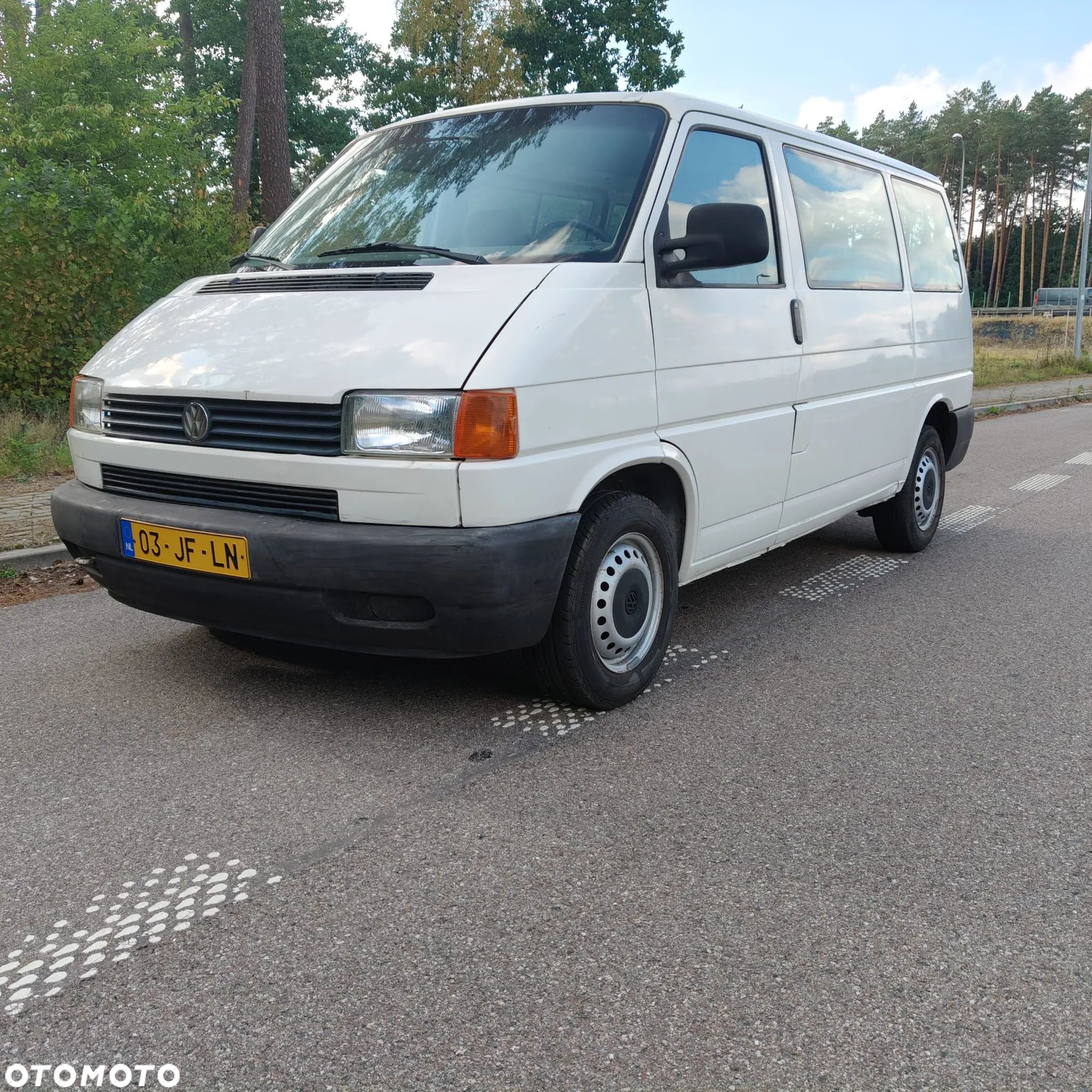 Volkswagen Transporter - 1