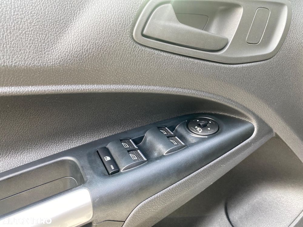 Ford Tourneo Connect Grand 1.5TDCi Start/Stop Titanium - 20