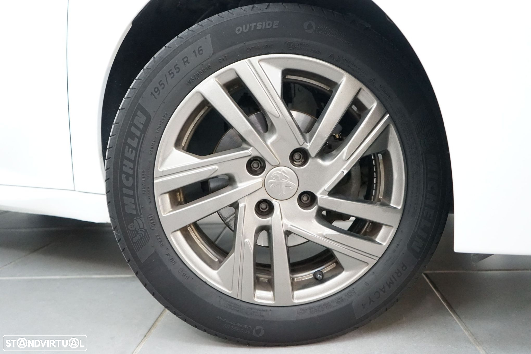 Peugeot 208 1.2 PureTech Allure - 10