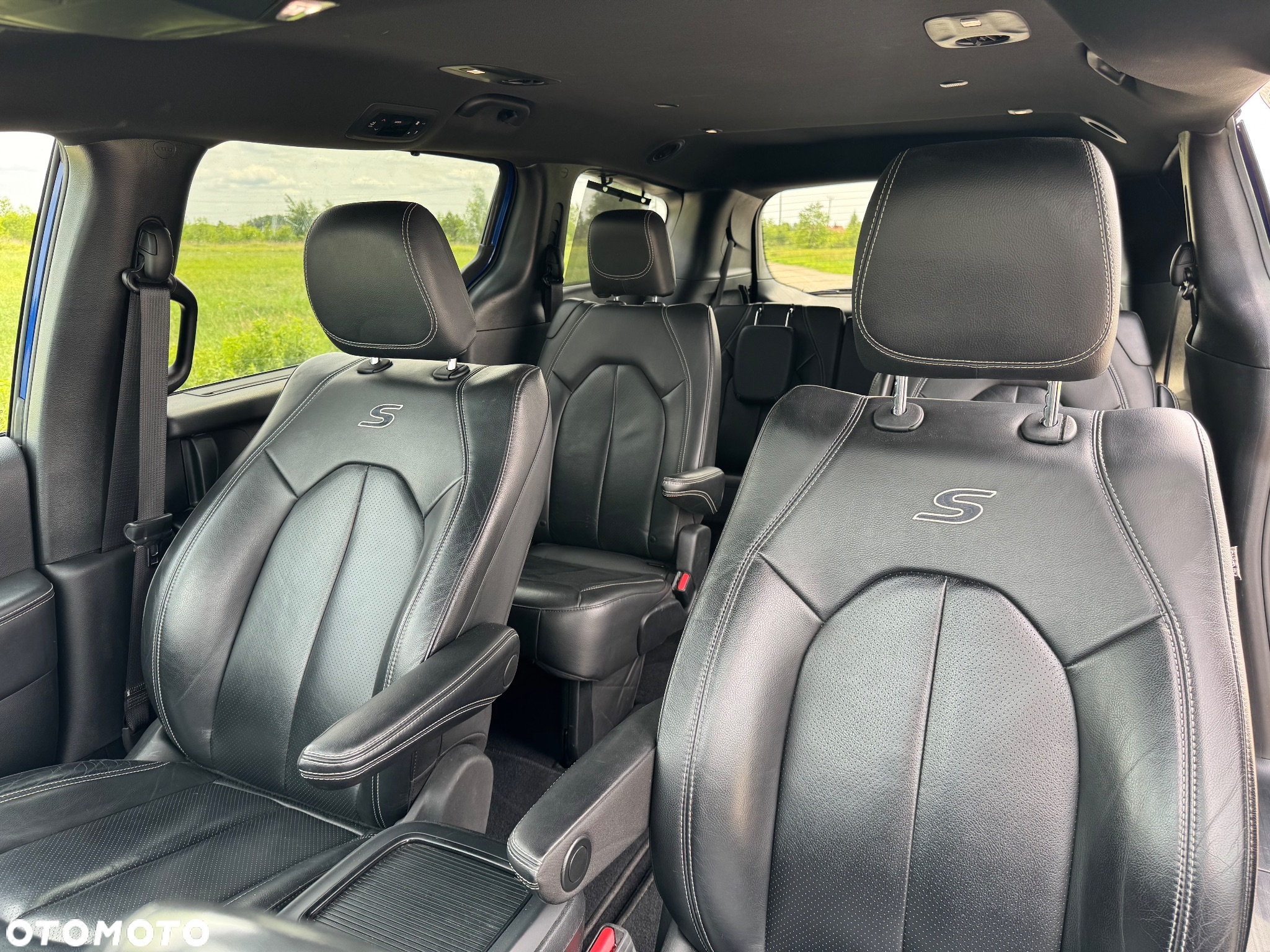 Chrysler Pacifica - 13