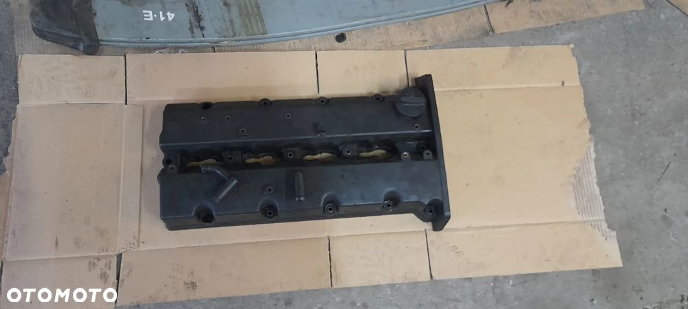 KIA CARNIVAL 2,9  crdi pokrywa zaworów - 2