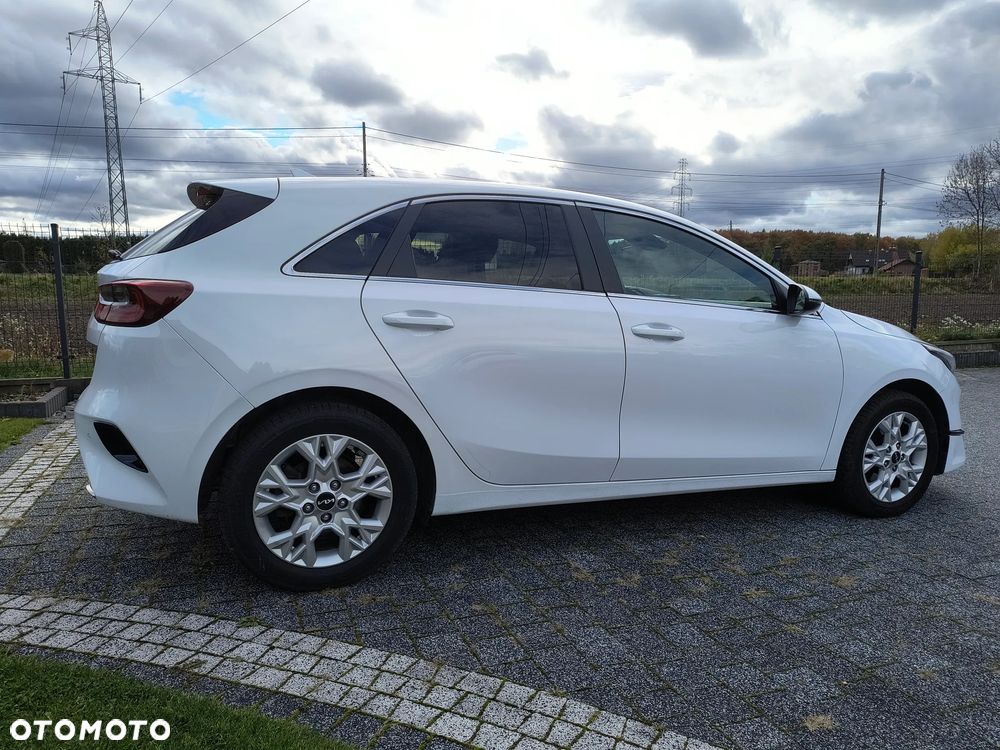 Kia Ceed - 32