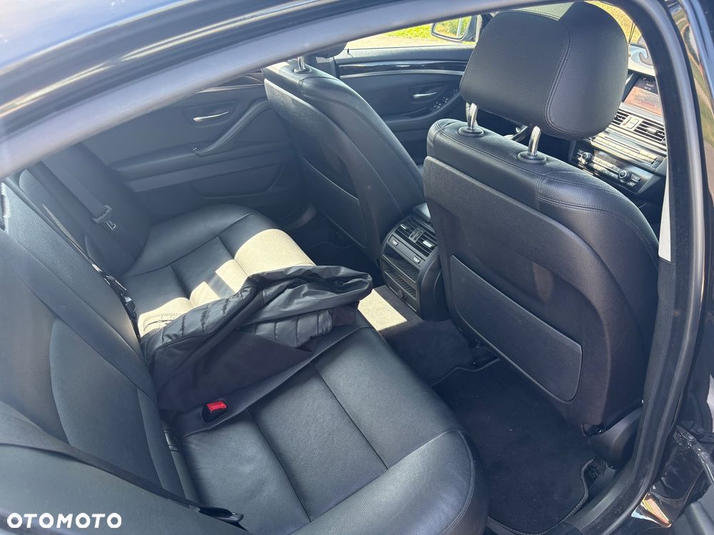 BMW Seria 5 535i xDrive Luxury Line - 7