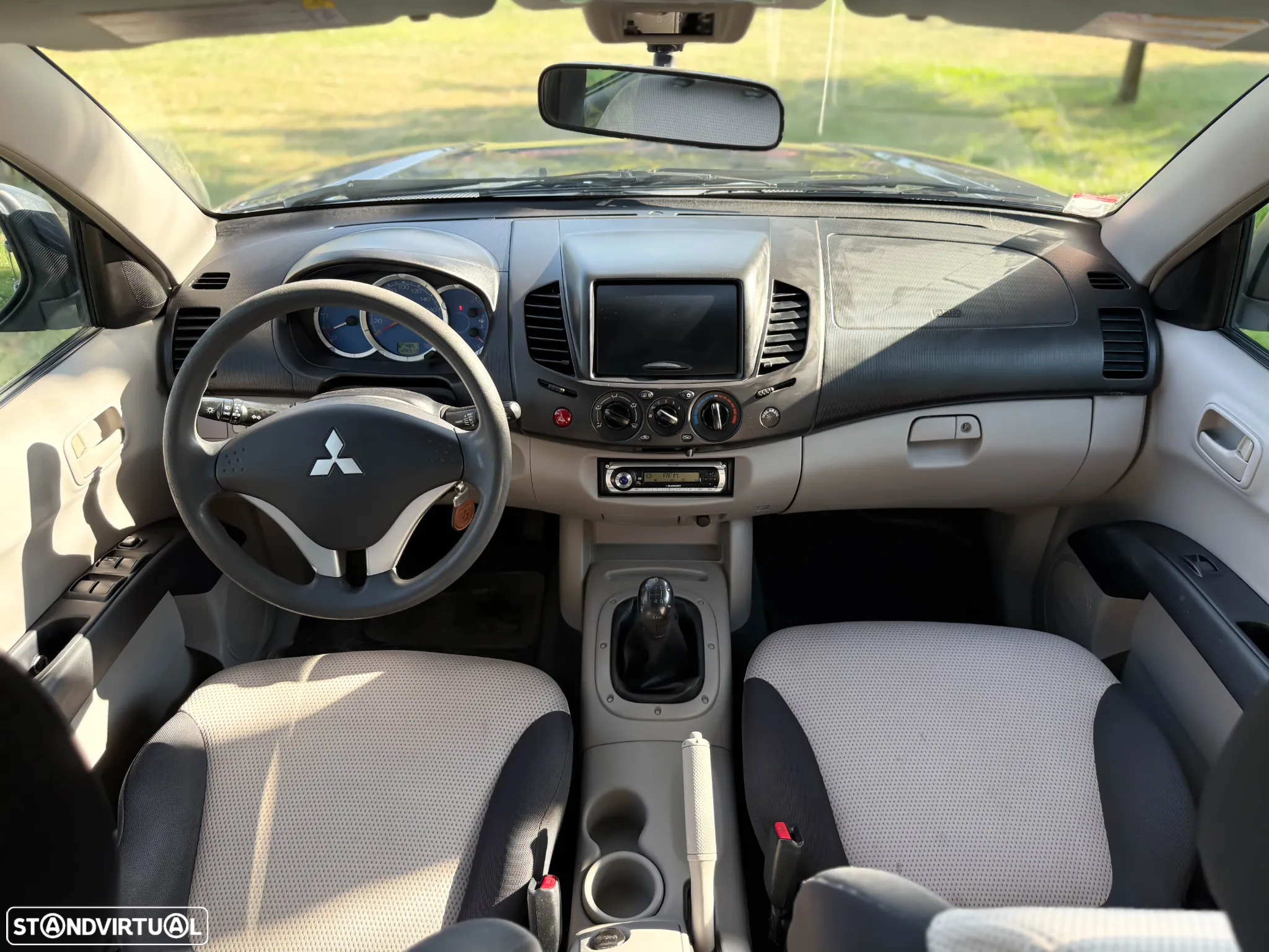 Mitsubishi L200 2.5 DI-D CD Invite AC - 21