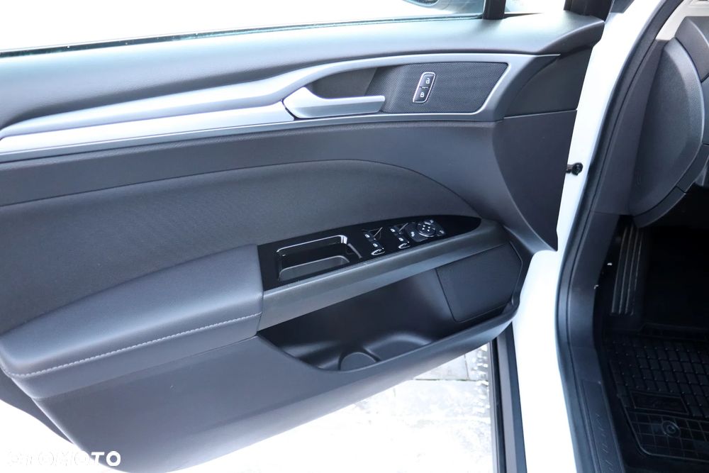 Ford Mondeo 2.0 TDCi Trend PowerShift - 18