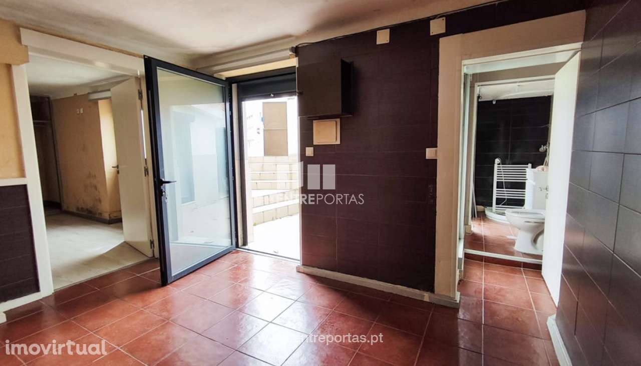 Venda de Espaço comercial transformado em apartamento T1, Areosa, Via - Grande imagem: 5/30