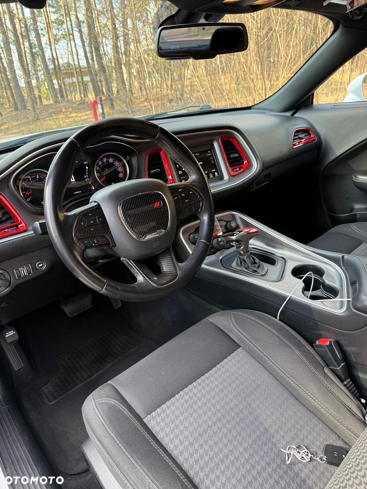 Dodge Challenger - 27