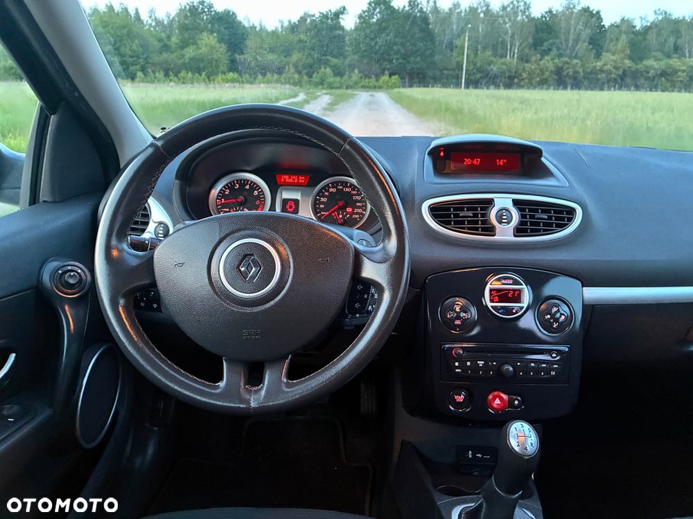 Renault Clio - 26