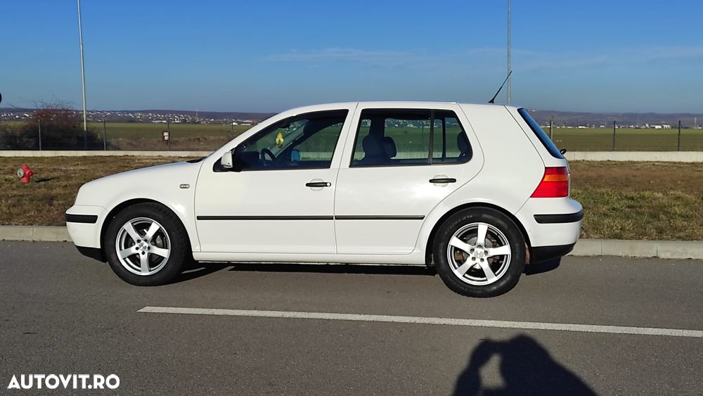 Volkswagen Golf - 4