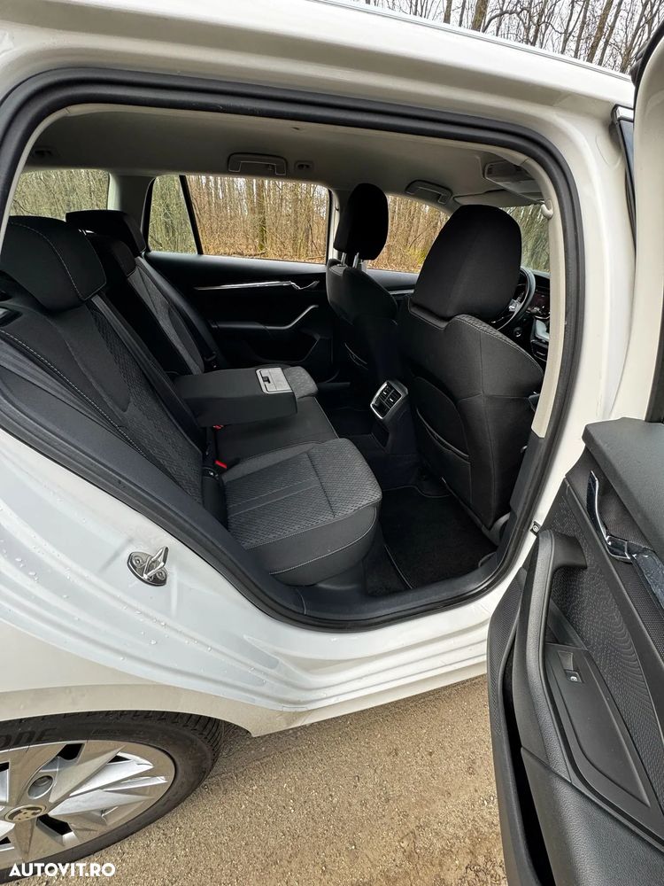 Skoda Octavia 2.0 TDI DSG Premium Edition - 26