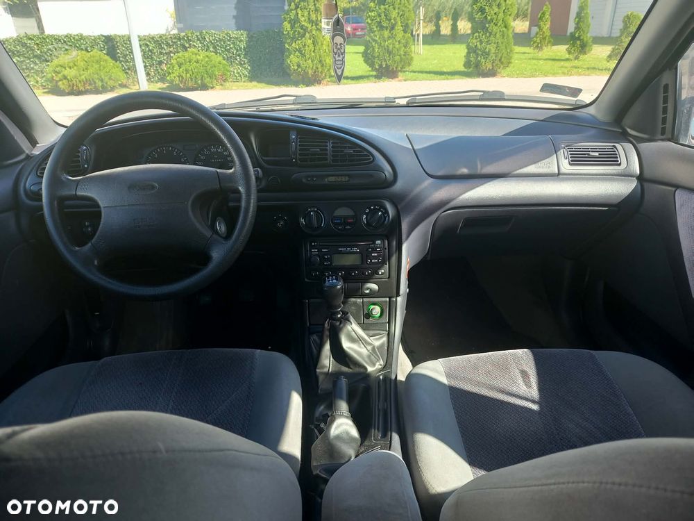 Ford Mondeo - 7