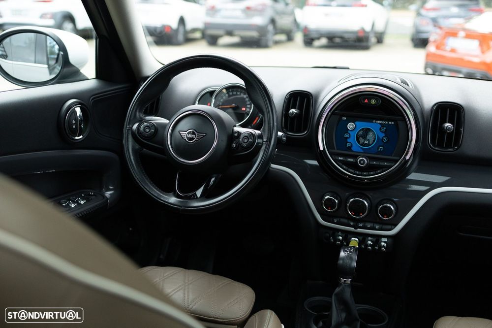 MINI Countryman Cooper SE ALL4 Auto - 2