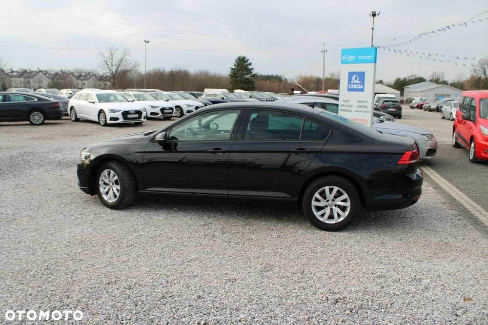 Volkswagen Passat - 9