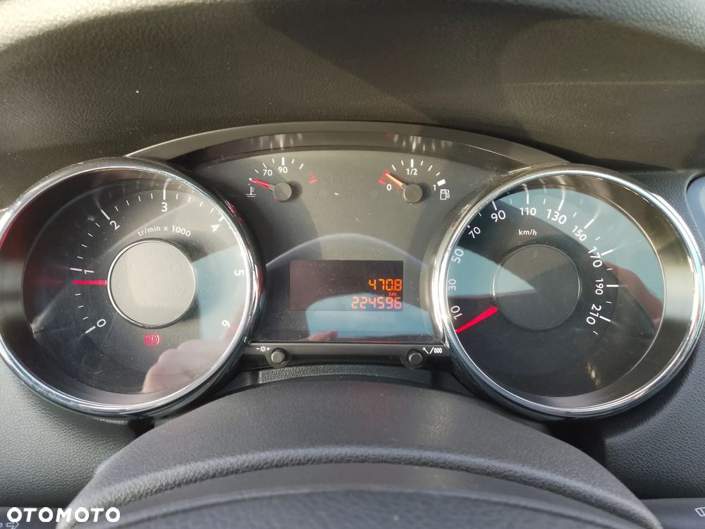 Peugeot 5008 HDI FAP 115 Style - 11