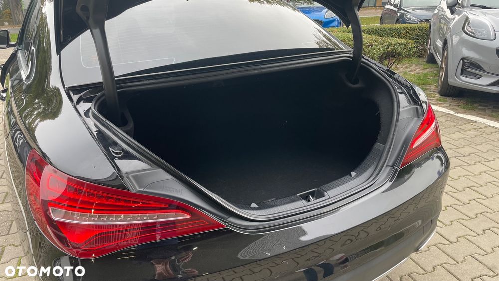 Mercedes-Benz CLA 180 7G-DCT AMG Line - 20