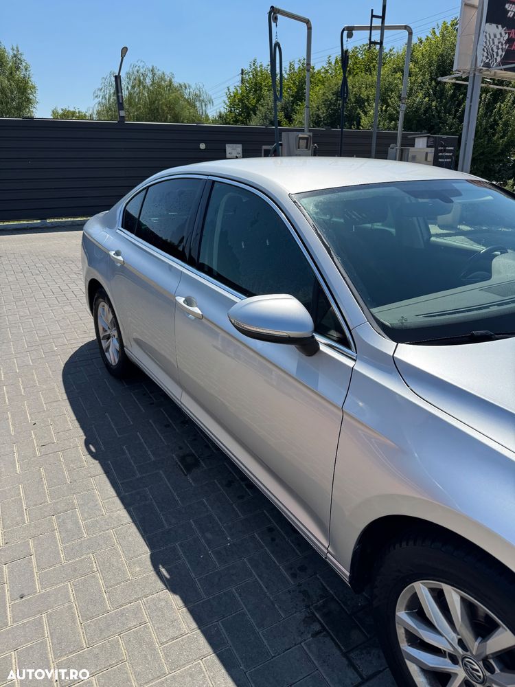 Volkswagen Passat 2.0 TDI DSG Comfortline - 4