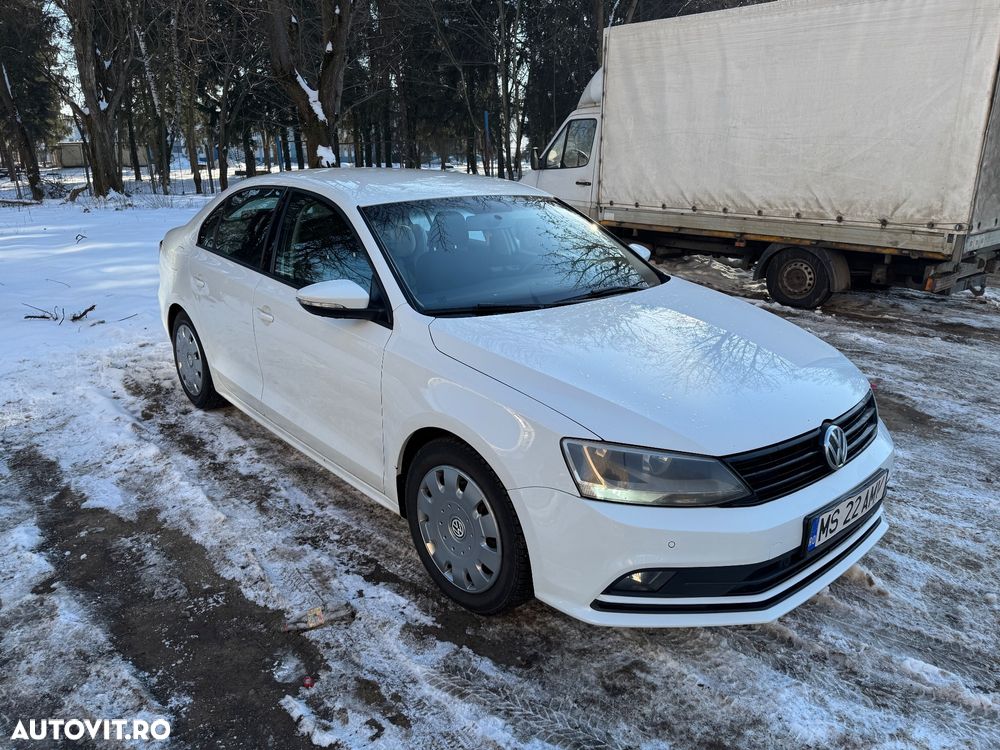 Volkswagen Jetta - 2