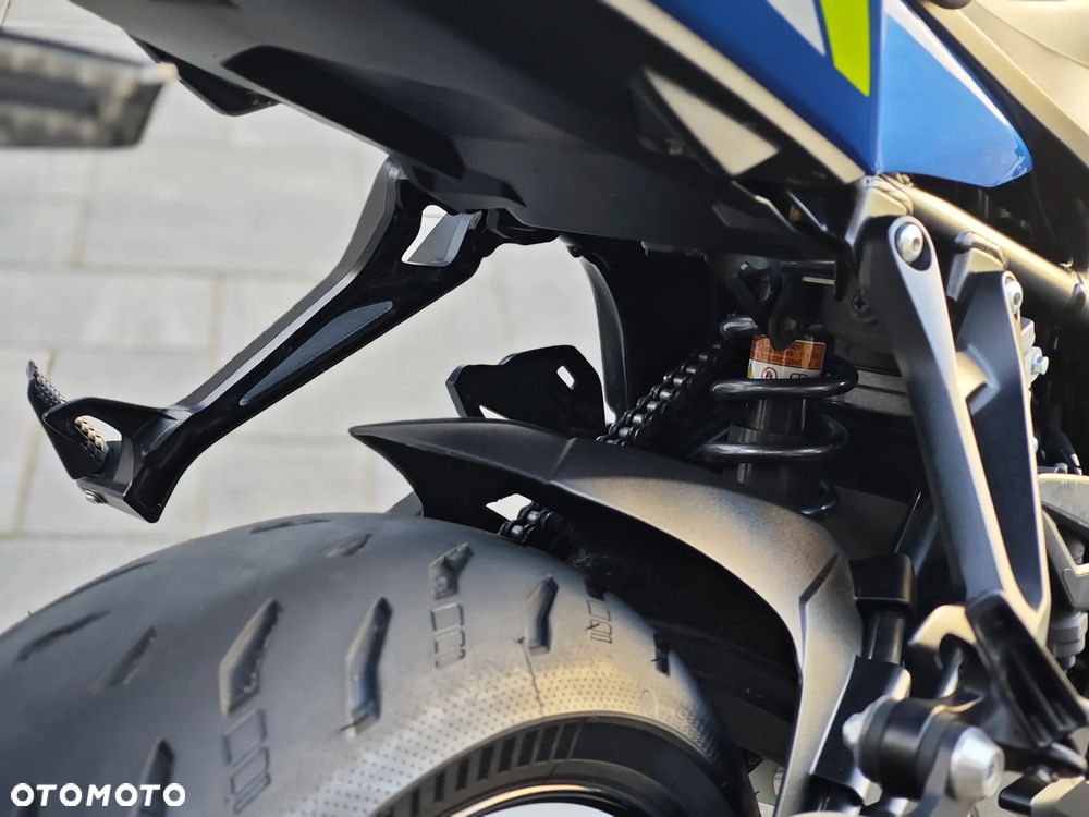 Suzuki GSX - 10