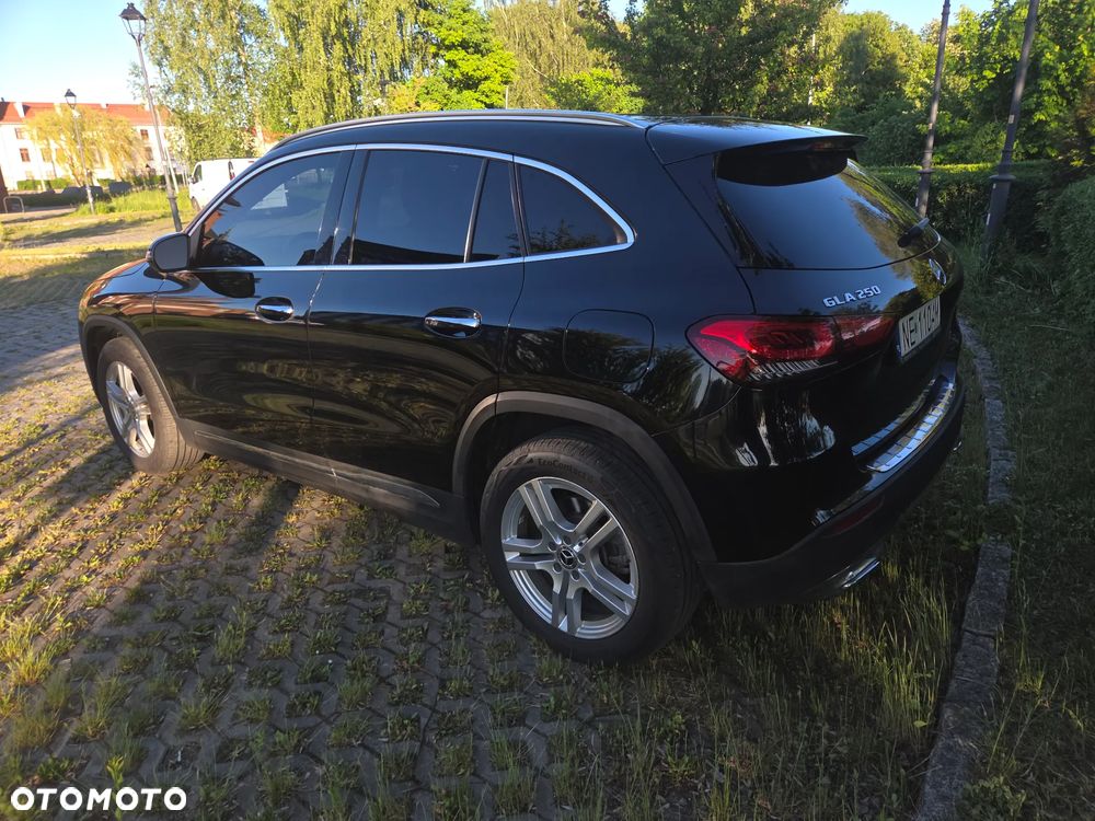 Mercedes-Benz GLA 250 8G-DCT Progressive - 4