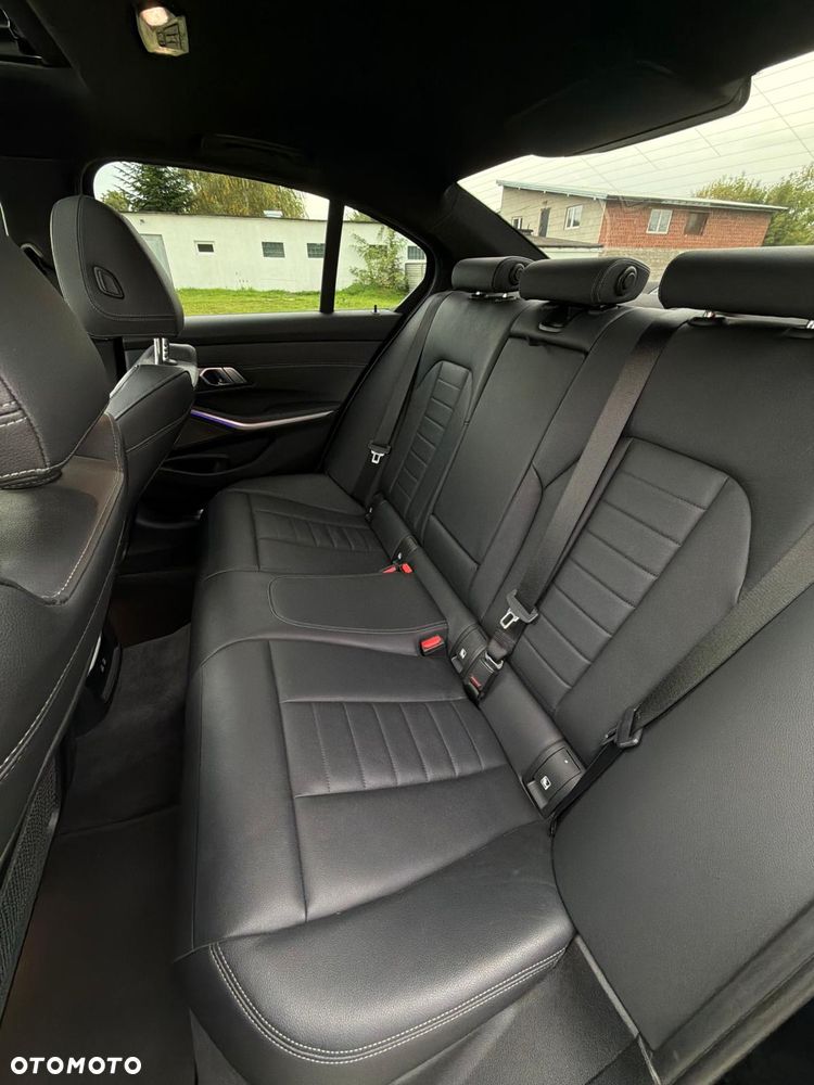 BMW Seria 3 M340d xDrive mHEV sport - 28