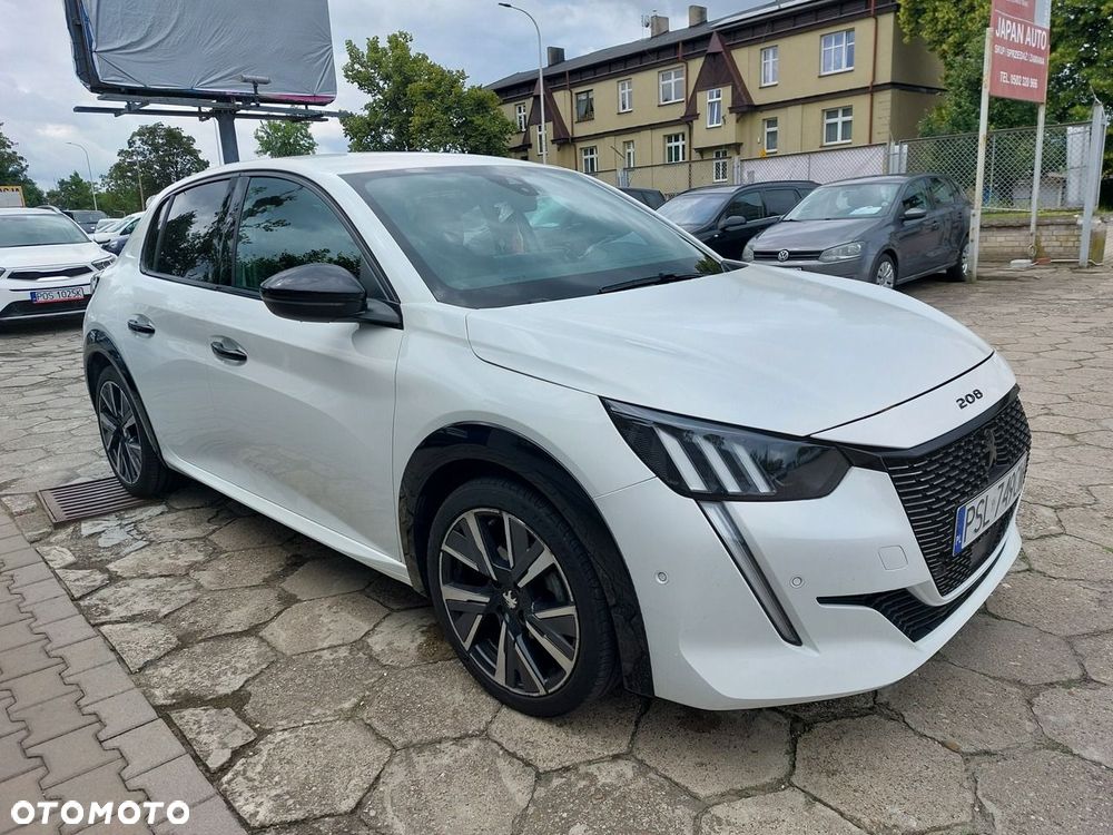 Peugeot 208 - 1