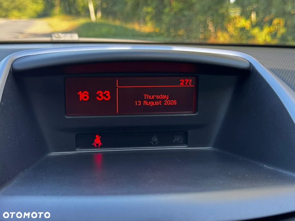Peugeot 207 CC - 21